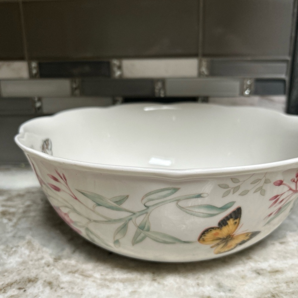 Lenox Butterfly Meadow Large Serving Bowl 72 oz White Porcelain 10" Centerpiece